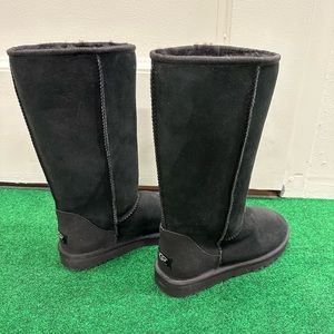 Ugg classic tall boots in black